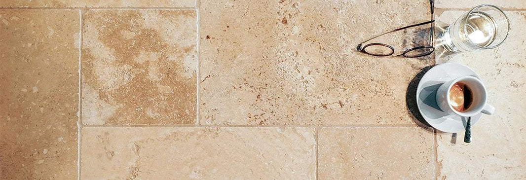 Travertin Fliesen reinigen - so geht's richtig