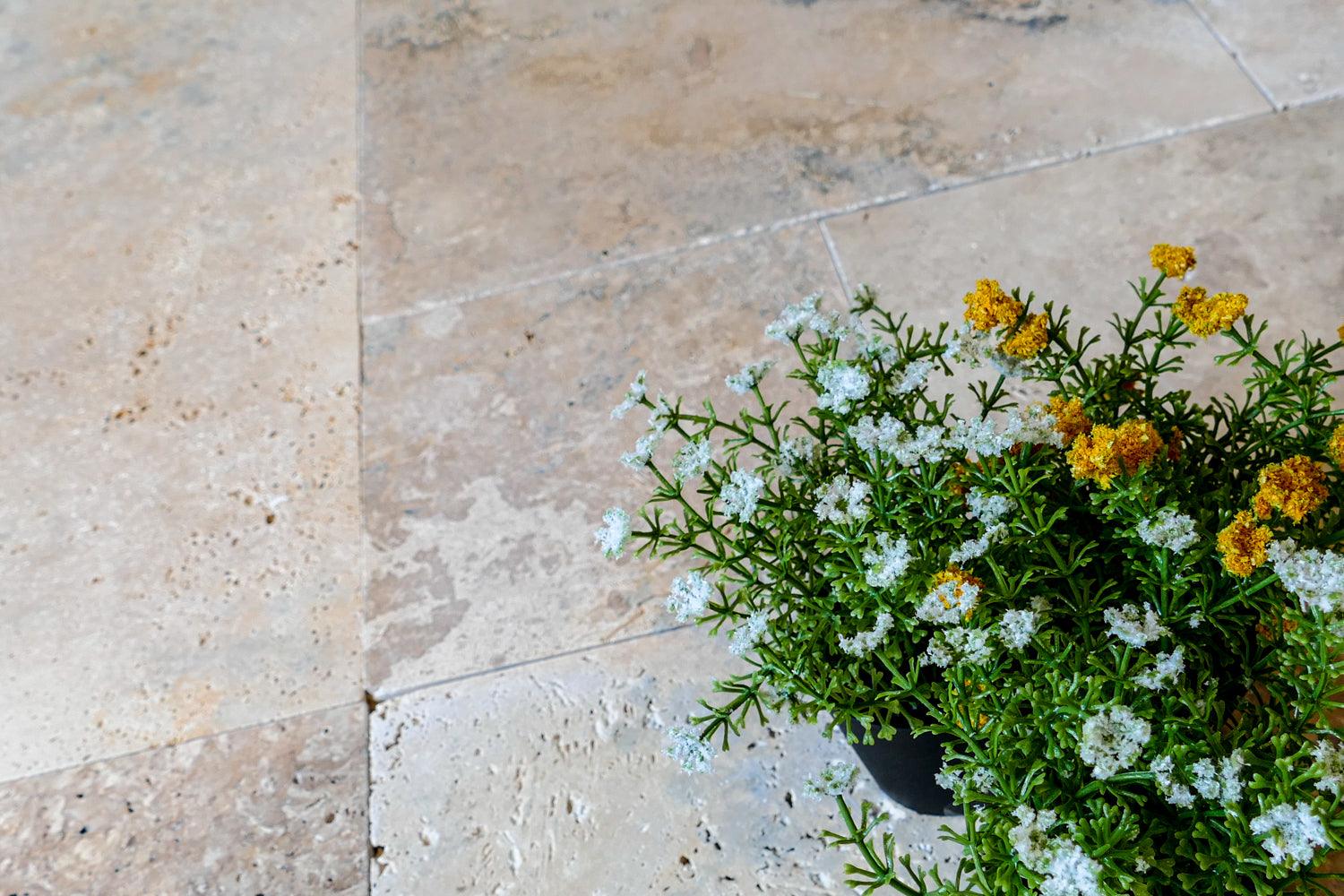 Travertin Multicolor mit lebendigem Farbspiel