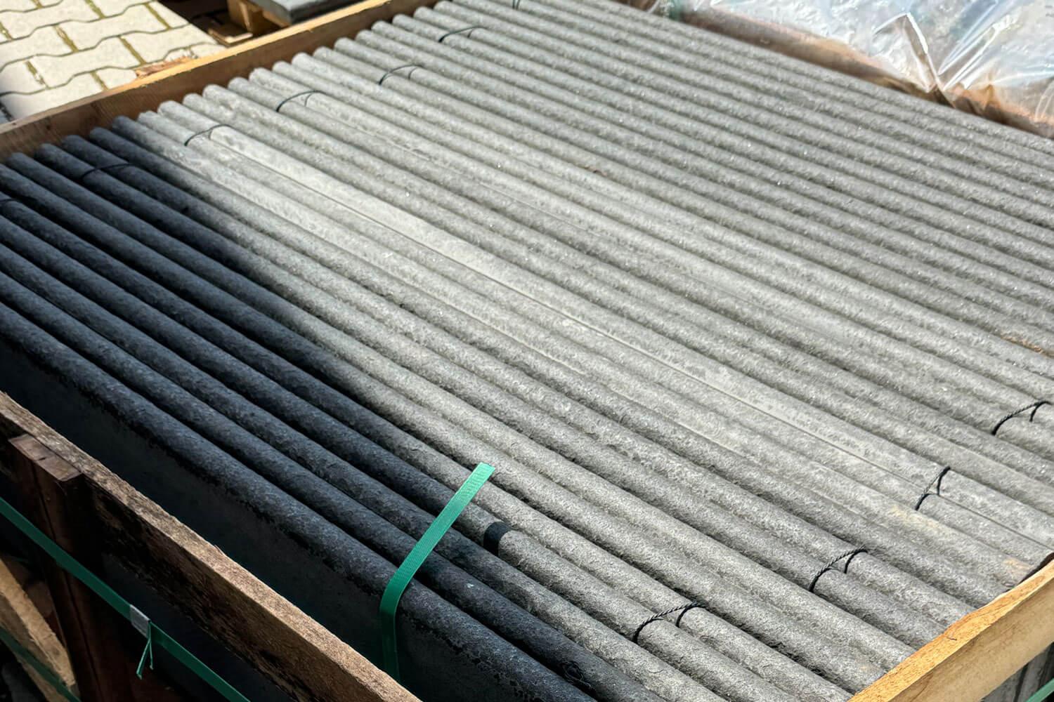 Beckenrandtseine Basalt auf Palette