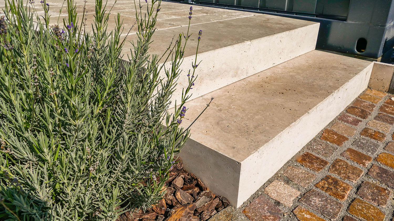 Travertin Blockstufen