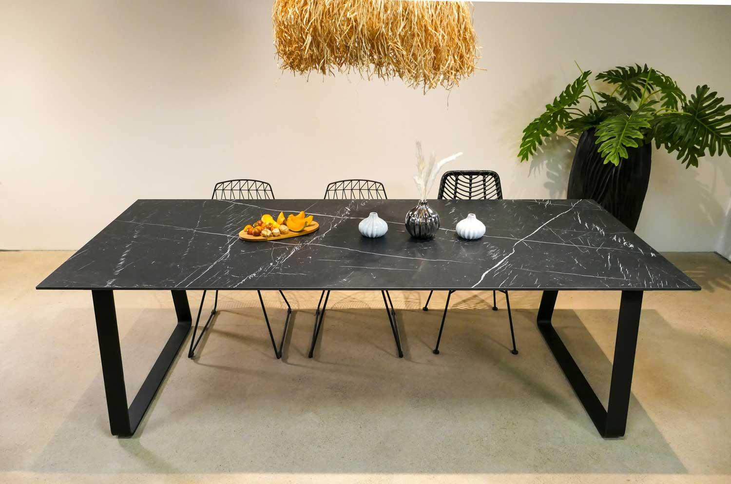 Esstisch Marmoroptik schwarz Kufe