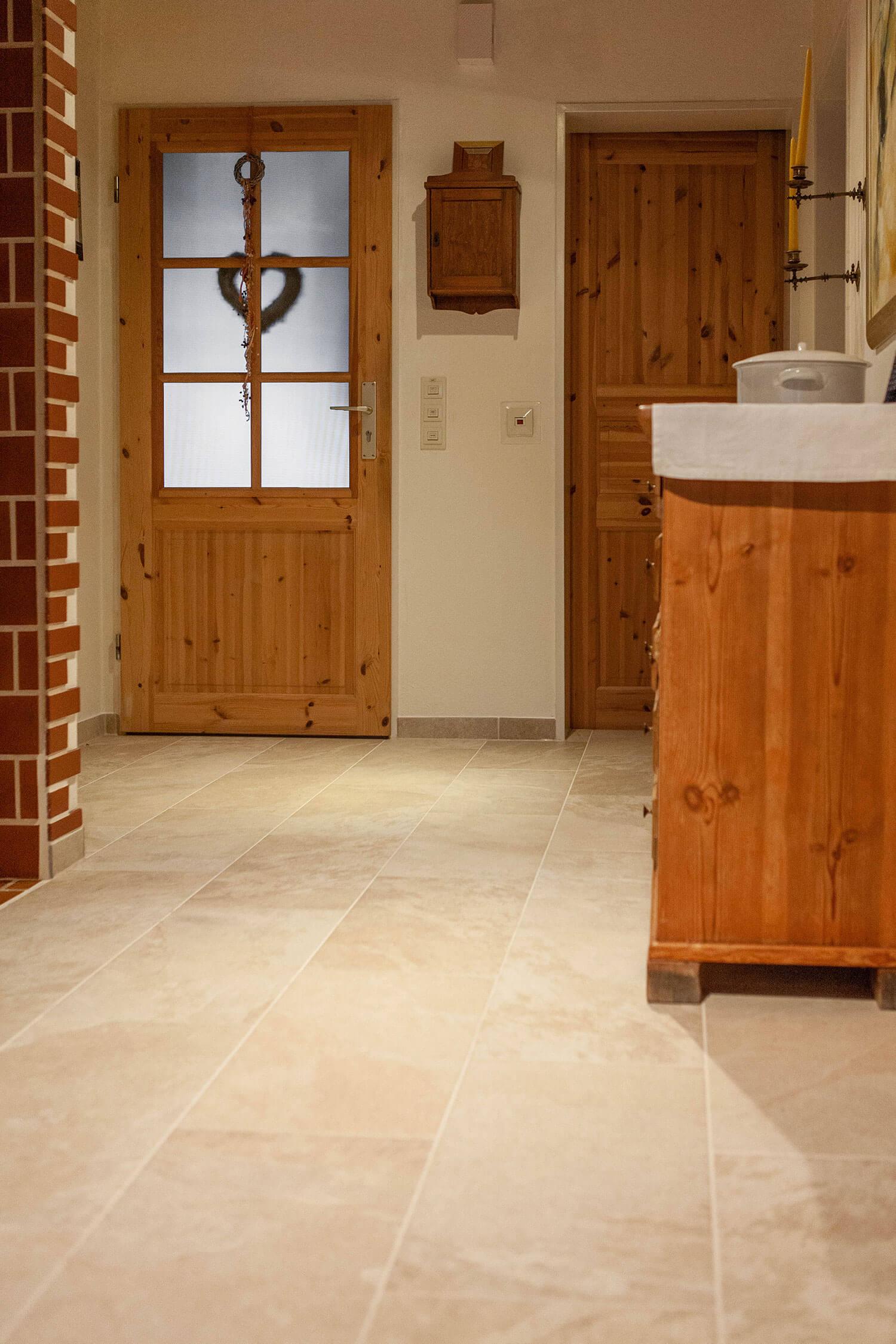 Ambiente Flur Kalksteinoptik creme