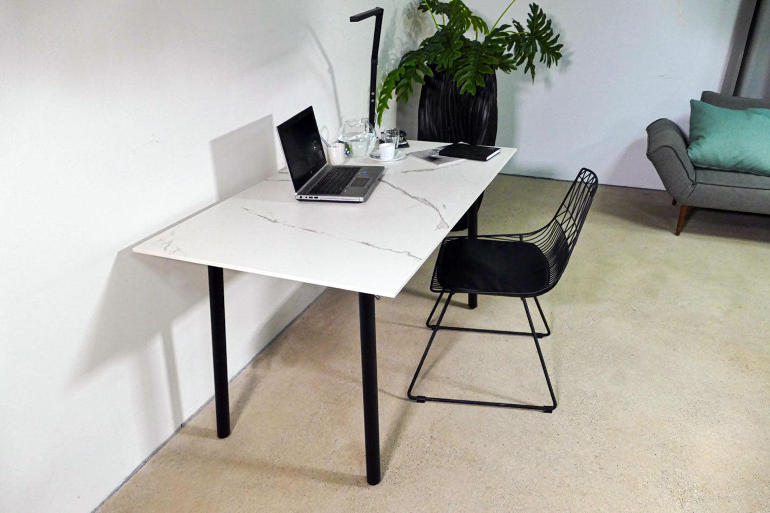 Tisch Marmoroptik weiß 130 cm