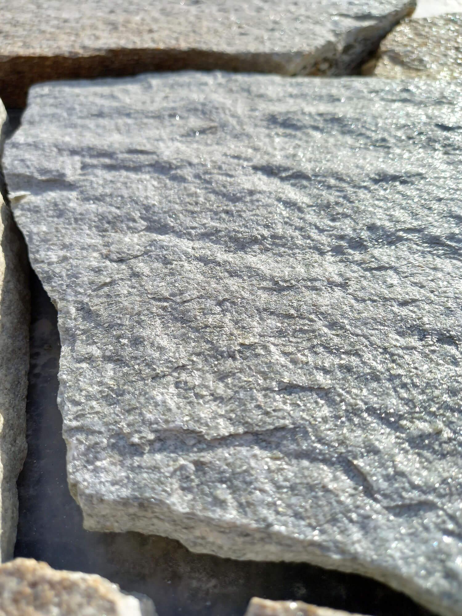 Detail Luserna Gneis