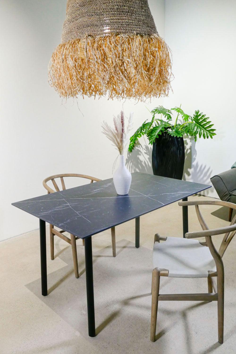 Tisch Marmoroptik schwarz 130 cm