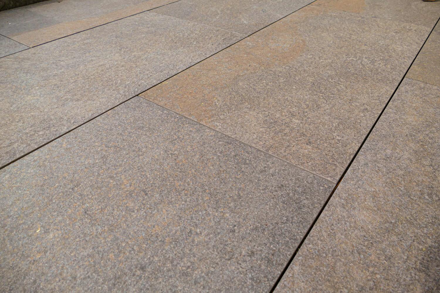 pureto® Porphyr Classic Feinsteinzeug Terrassenplatten in Porphyroptik