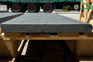 Poolrandsteine Basalt setilich