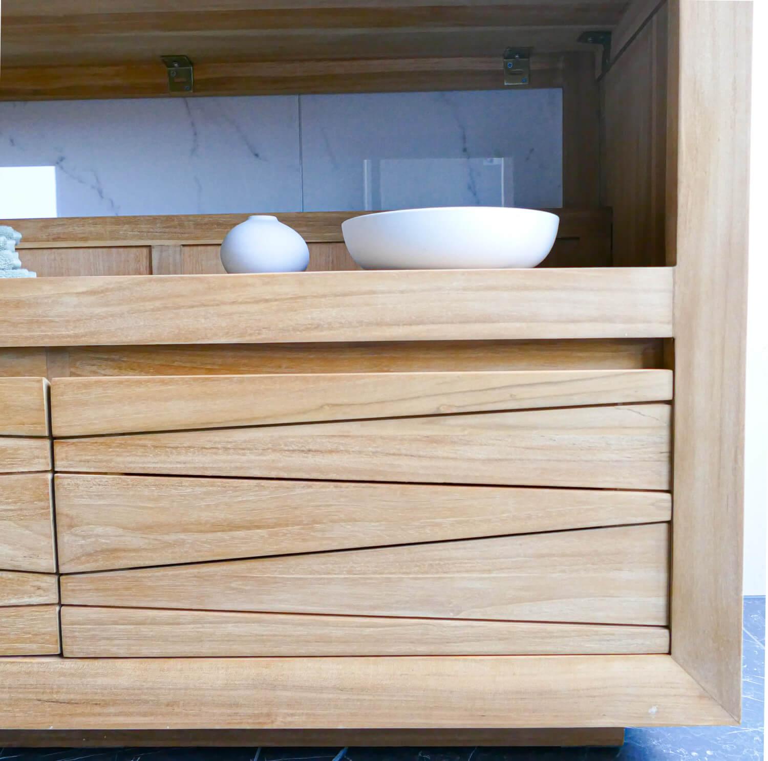 Detailansicht einer Schublade des Badunterscharnks Arvid