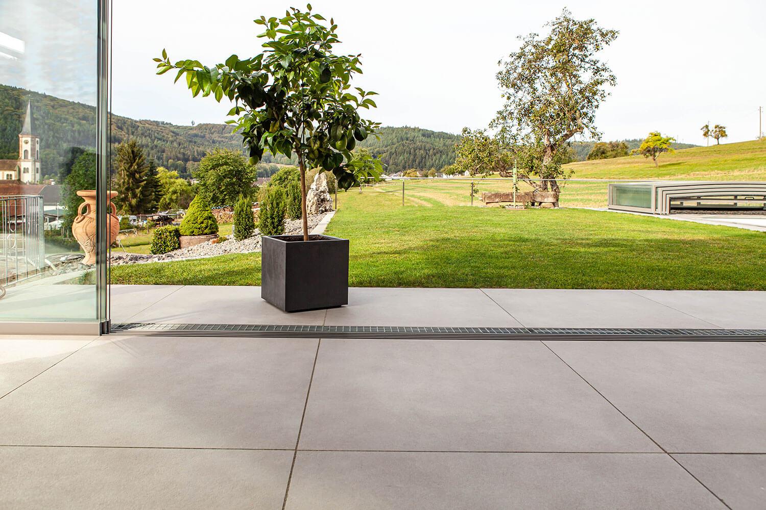 Großformat Terrassenplatten pureto Berlin Grey in hellgrau