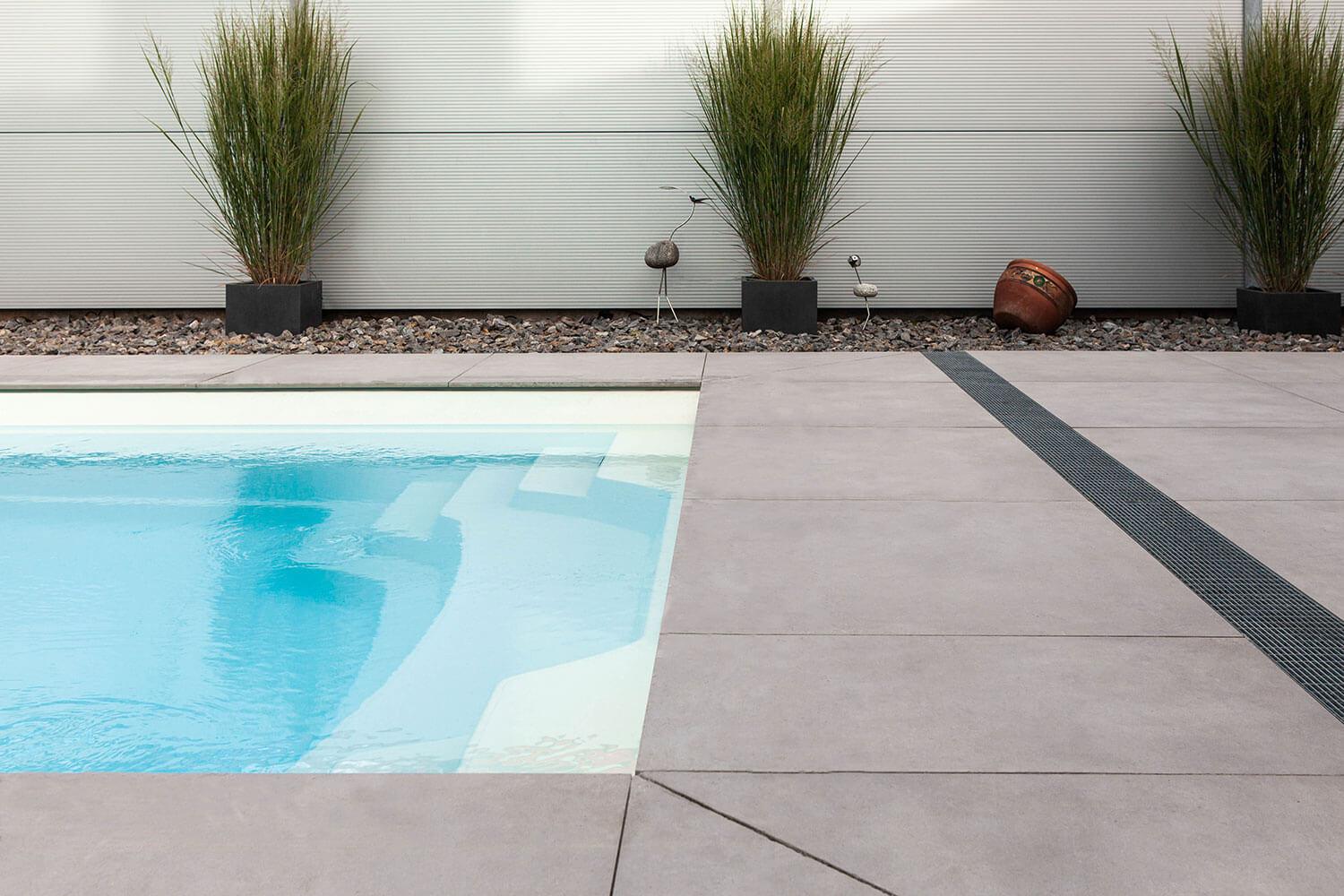 Berlin Grey als Poolrandplatte