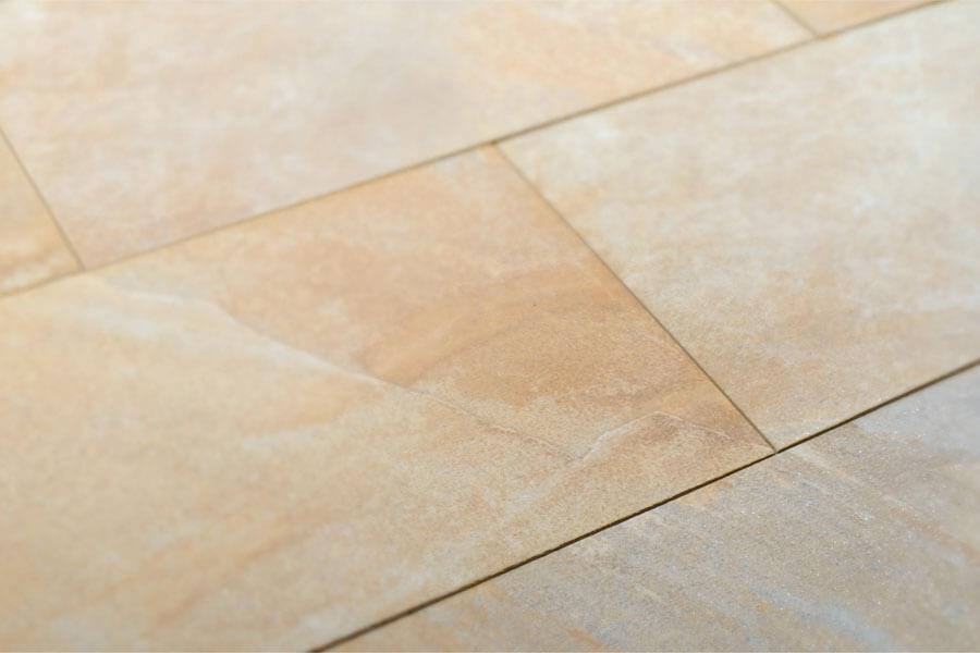 Detailaufnahme von Terrassenplatten Emperor® Limerick