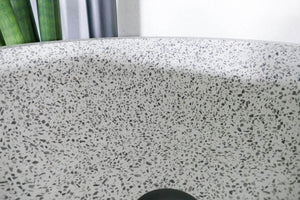 Innenansicht Terrazzo Waschbecken grau
