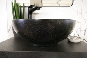 Seitenansicht Terrazzo Aufsatzwaschbecken mattschwarz