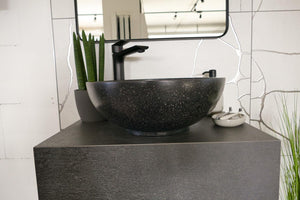 Moderne Kombination: Waschtischplatte aus Keramik und Terrazzobecken