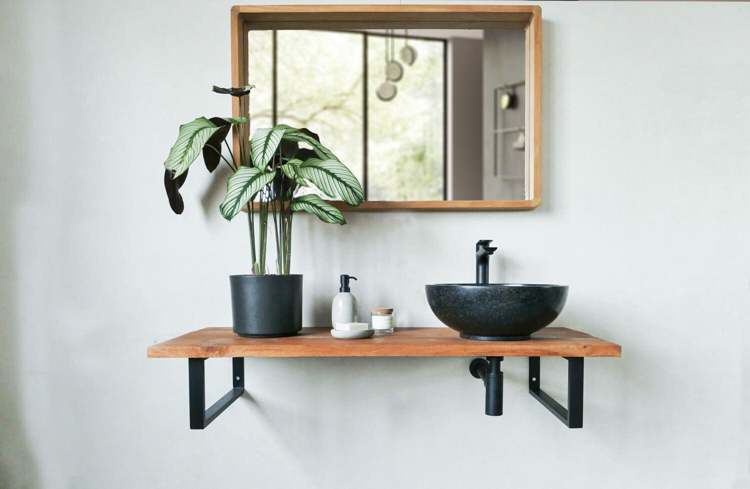 Waschtischplatte aus Teakholz mit schwarzem Terrazzobecken