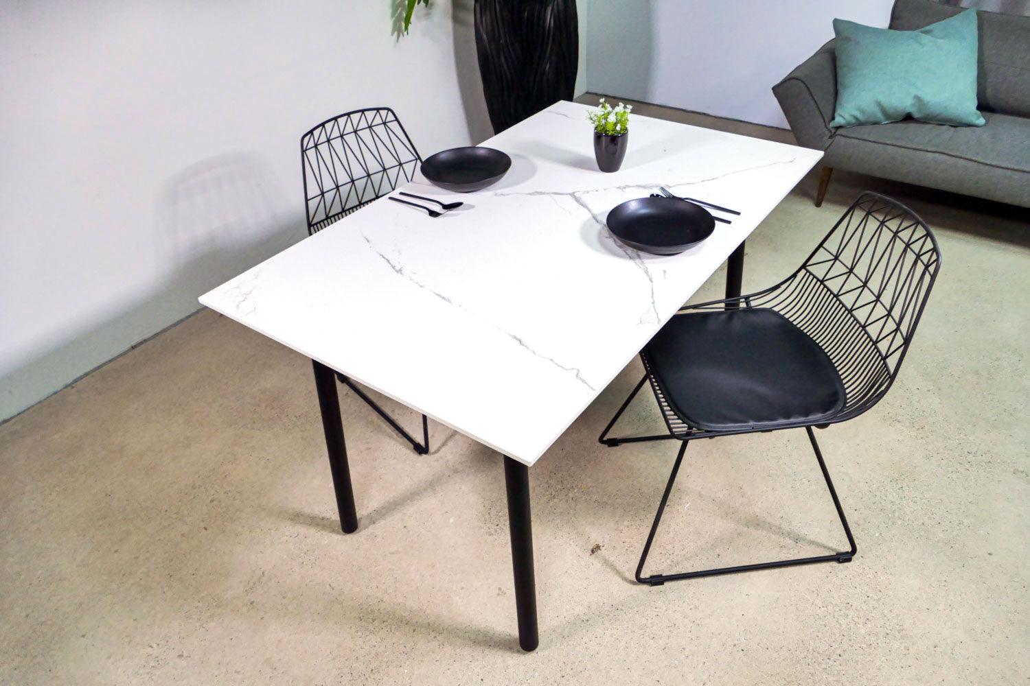 Tisch Marmoroptik weiß 130 cm