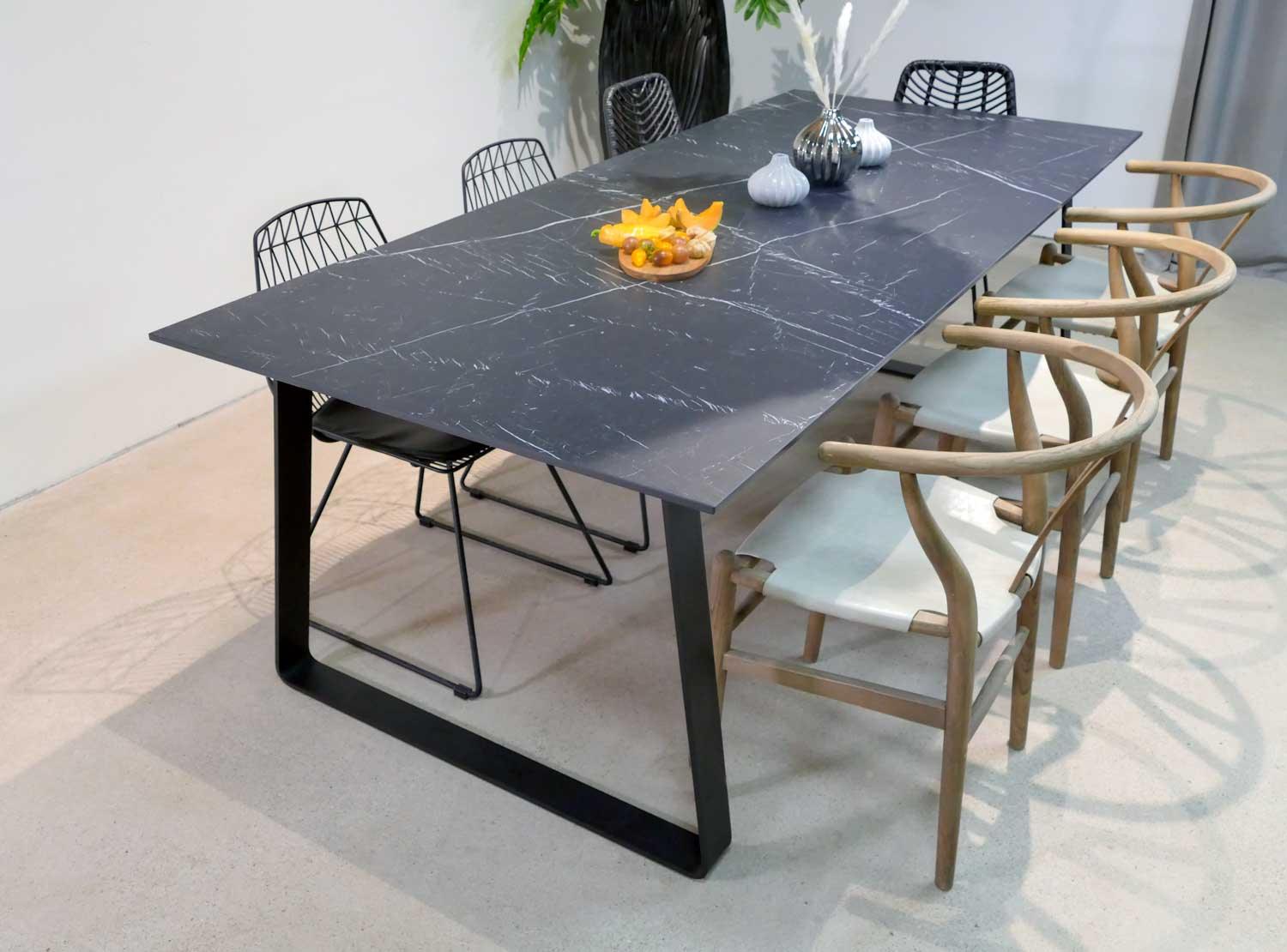 Esstisch Marmoroptik schwarz Kufe