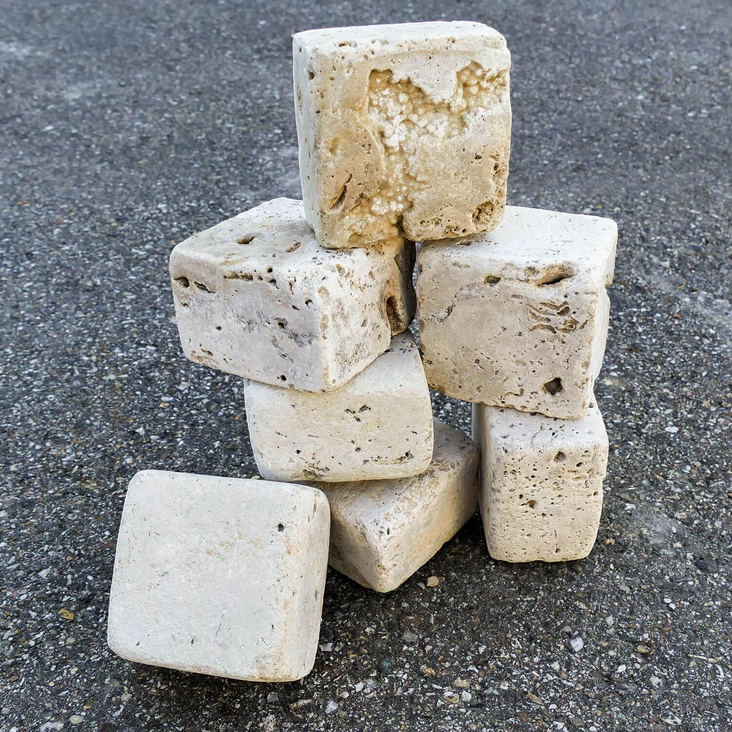 Natursteinpflaster Travertin Oberfläche