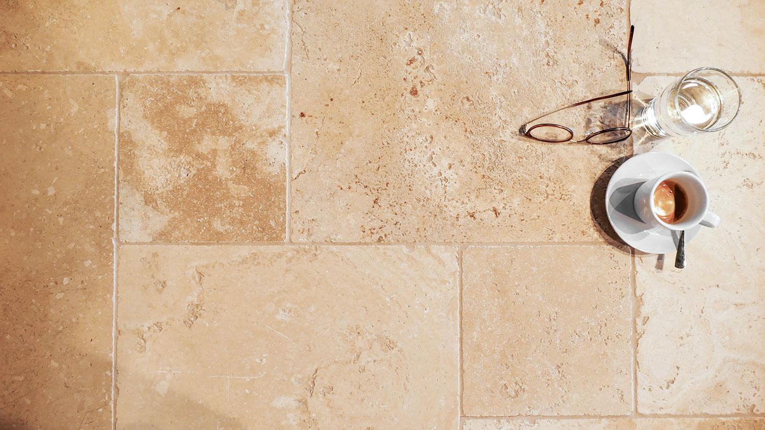 Natursteinfliesen Travertin