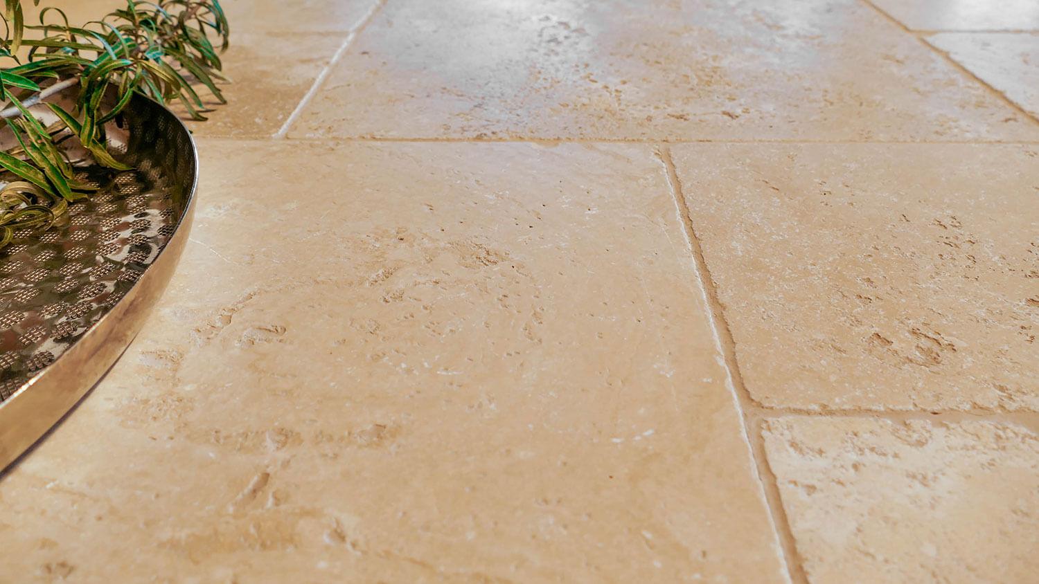 Kalksteinfliesen Travertin