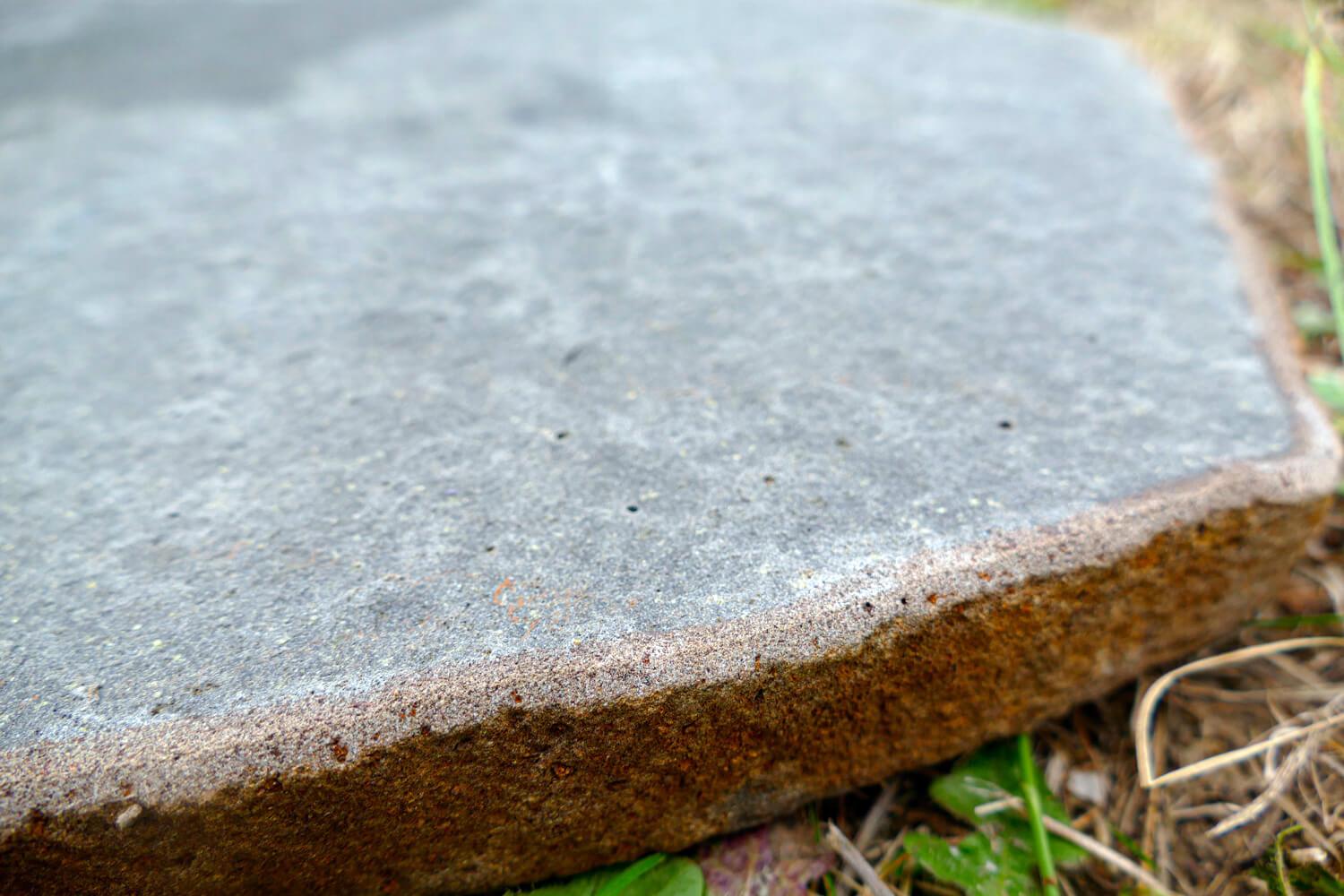 Trittplatten Basalt
