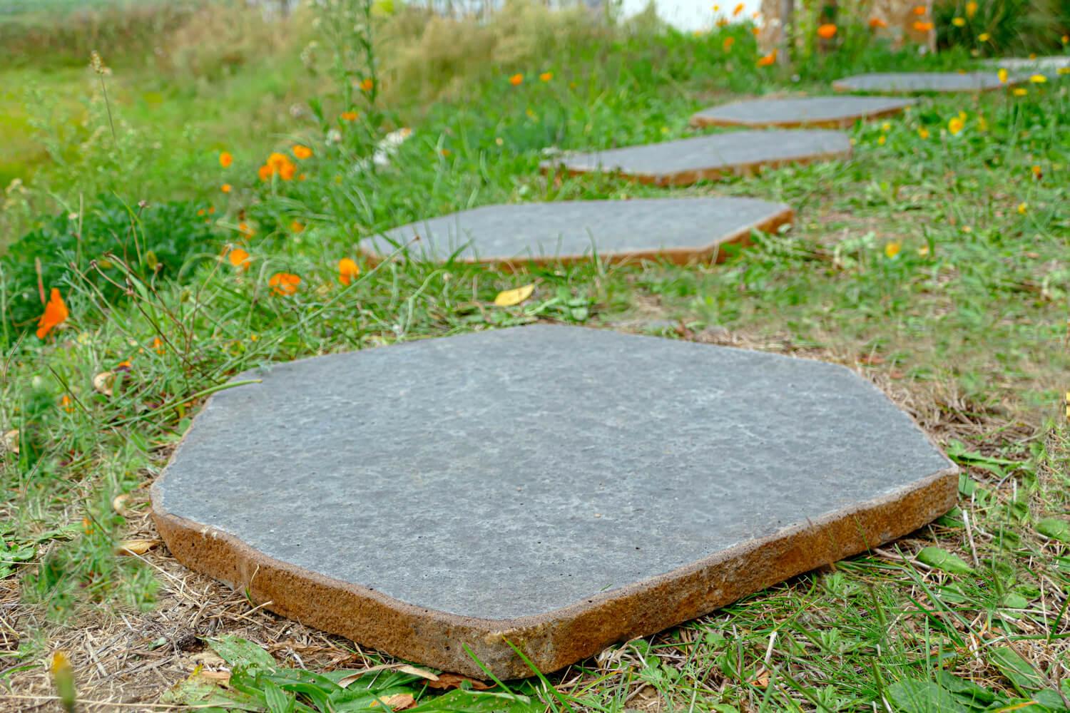 Trittplatten Basalt