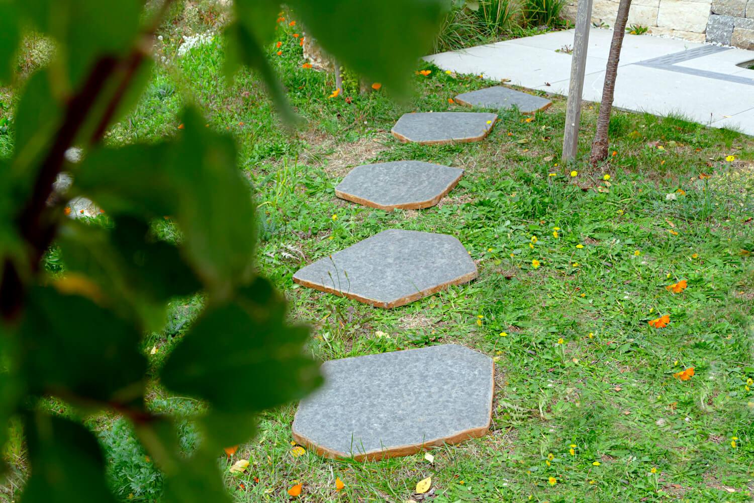 Trittplatten Basalt
