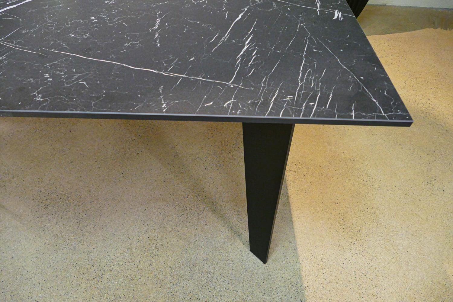 Esstisch Marmoroptik schwarz Flachstahl