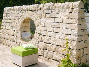 Sichtschutzmauer aus Dietfurter Kalkstein