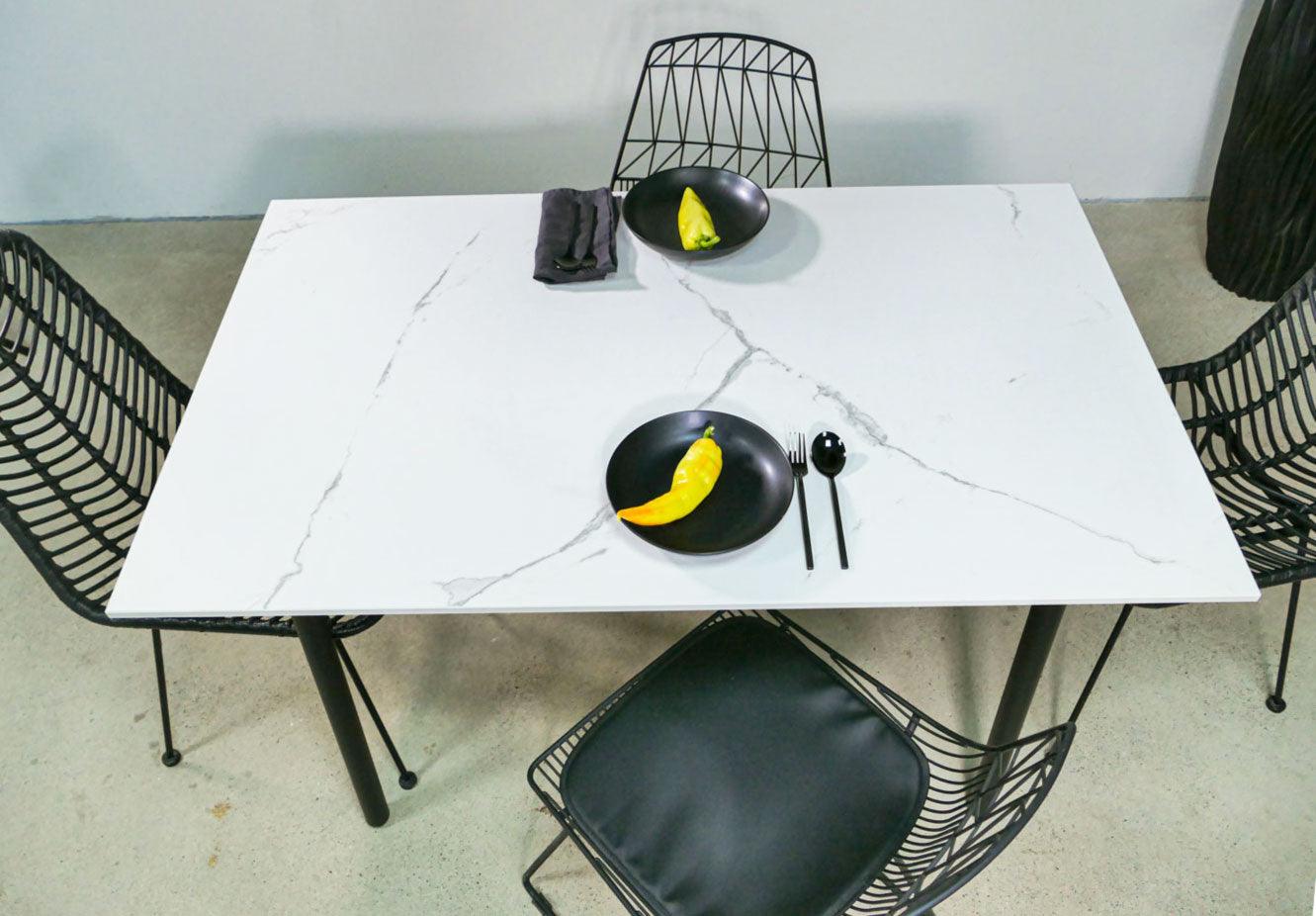 Tisch Marmoroptik weiß 130 cm
