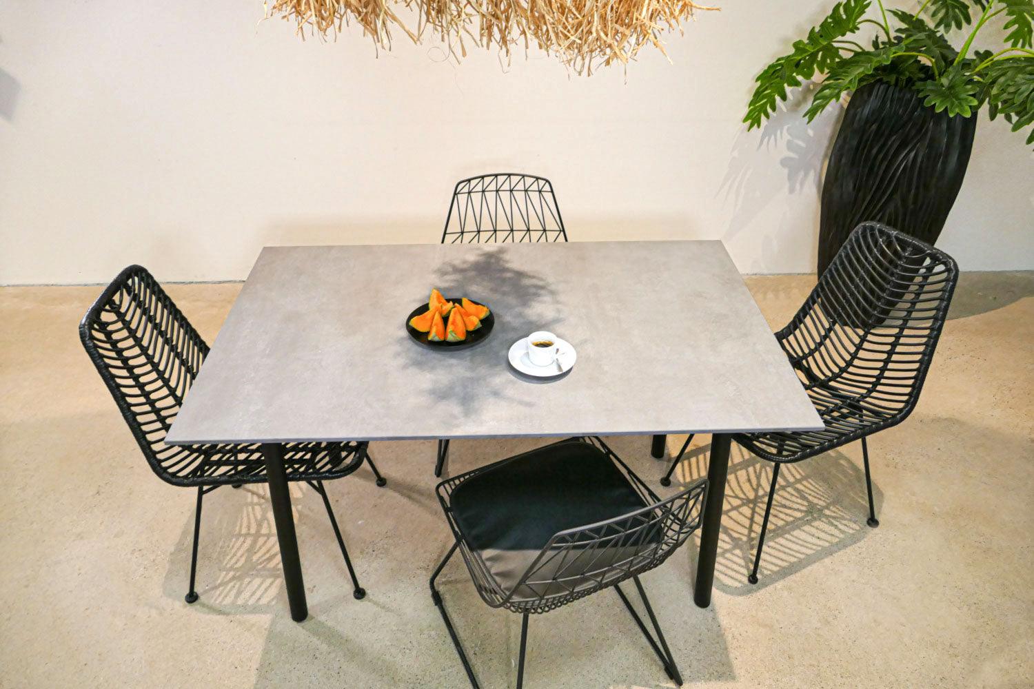 Table plateau céramique aspect béton