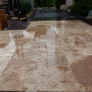 Terrassenplatten Traveritn  medium nass bei regen