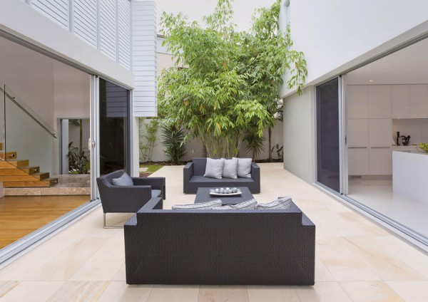 Moderner Innenhof mit Terrassenplatten Rio Dorado von Emperor® 