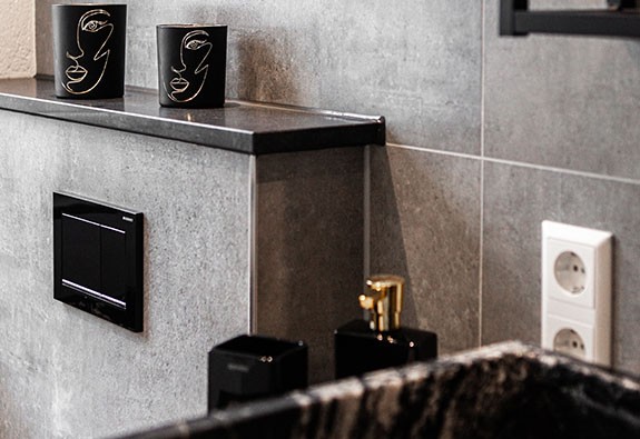 media/image/badezimmer-idee-luxus-naturstein-waschtisch.jpg